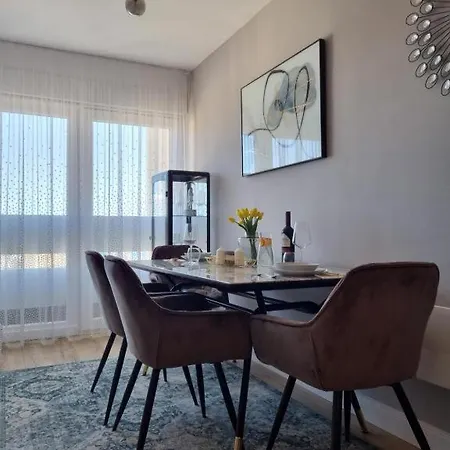 Luxe Apartment Split